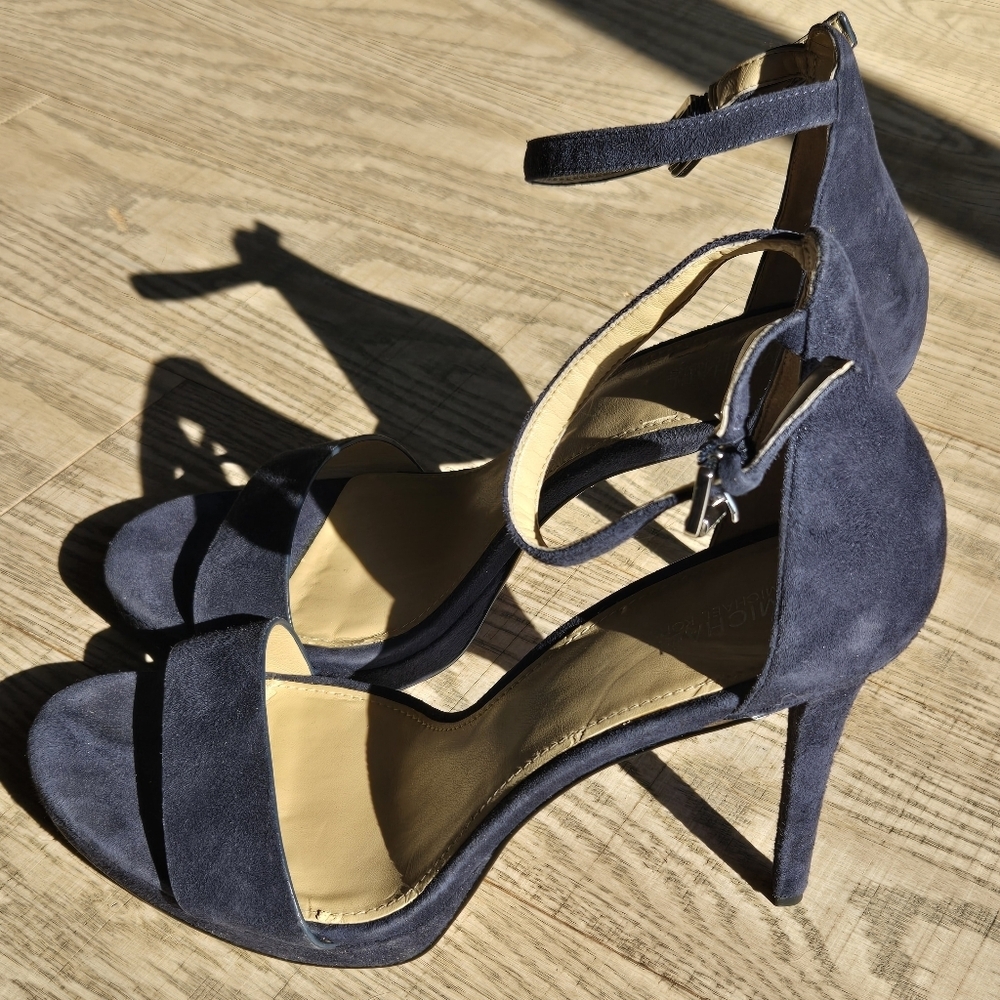 Michael Kors | 'Hutton' Dark Blue Suede Sandals, Size 8.5 - Picture 4 of 9